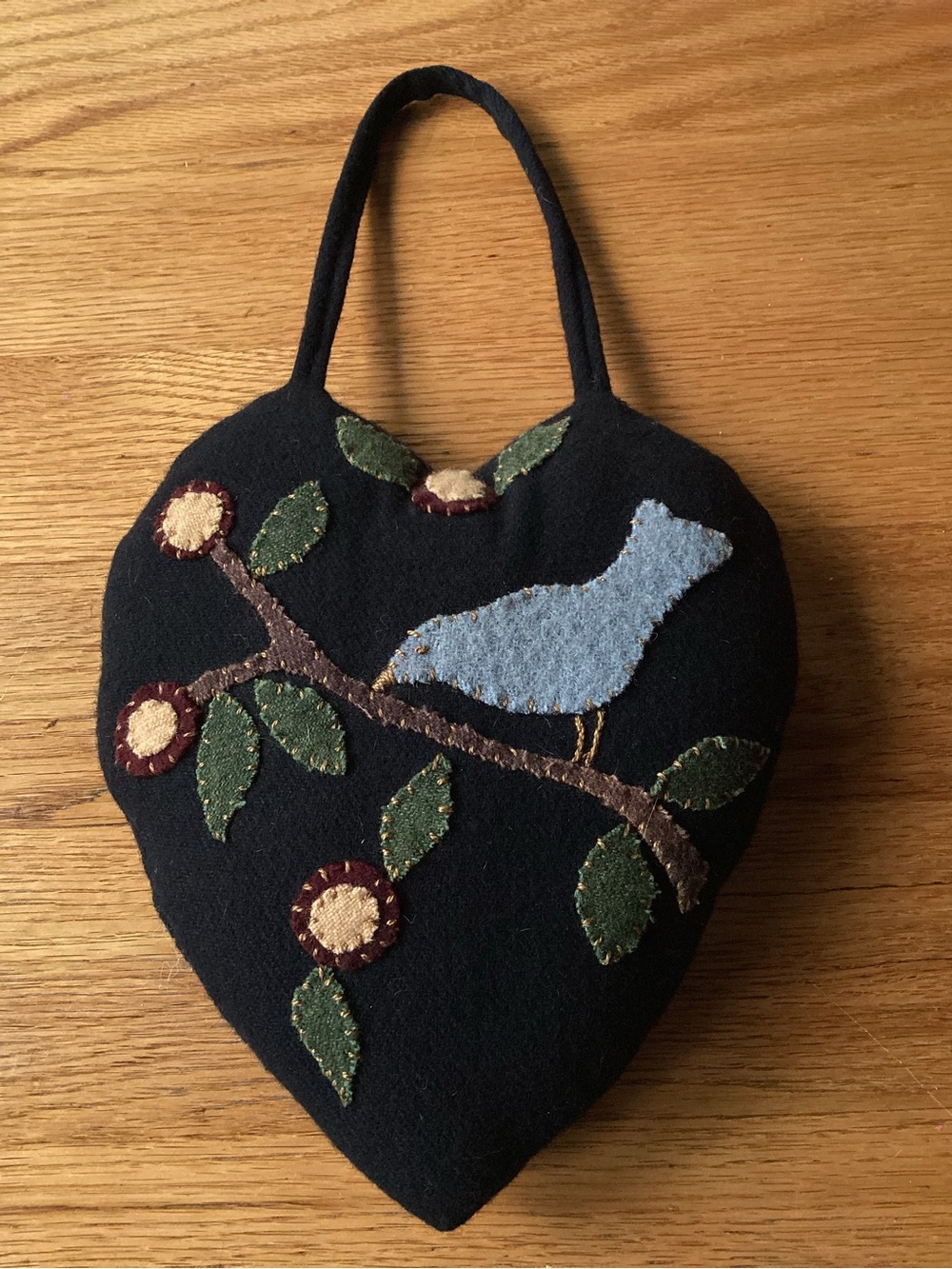 Primitive /Rustic Black Felt Heart Decor 🖤 - Picture 3 of 9
